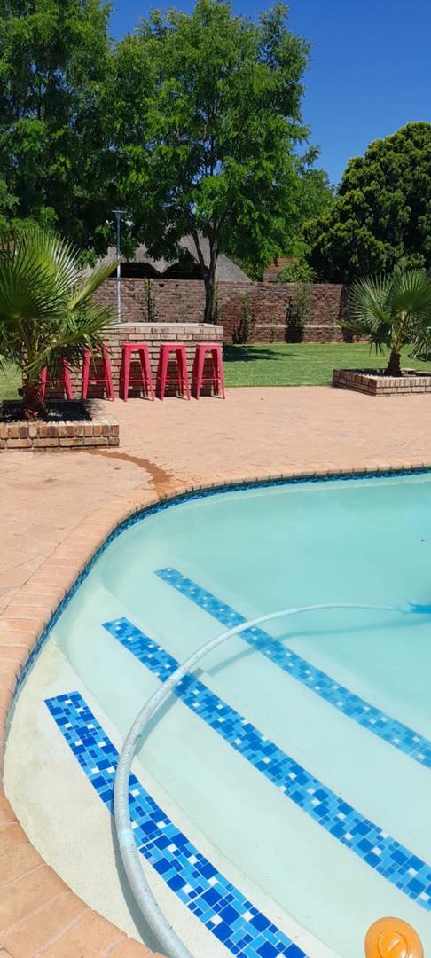 7 Bedroom Property for Sale in Bloemhof North West